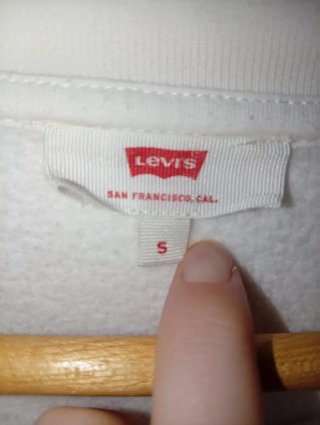 Sudadera Levi's con estampado de luna