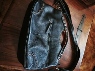Bolso de cuero negro