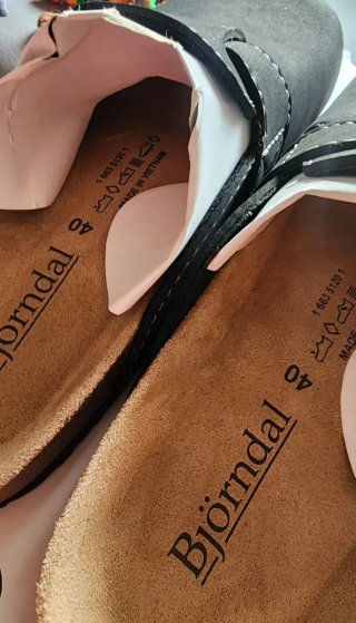Björndal a estrenar Chanclas Negras Talla 40