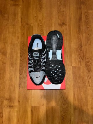 Zapatillas Nike P-6000 grises y negras