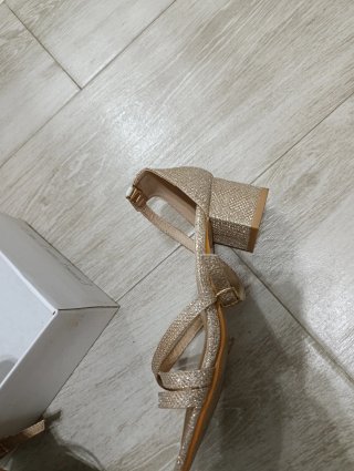 Zapatos dorados talla 37