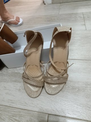 Zapatos dorados talla 37