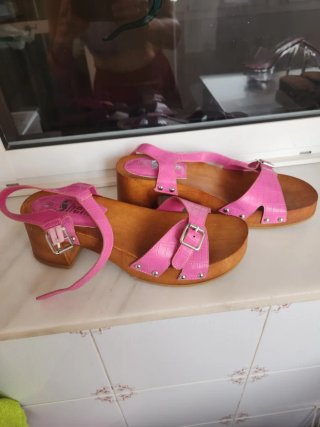 Sandalias rosas y marrones talla 40