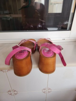 Sandalias rosas y marrones talla 40
