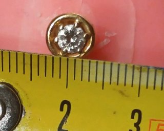 Pendiente oro 18k con diamante