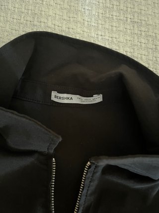 Top Bershka negro cremallera fruncido Talla S