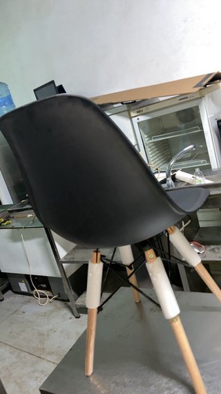 Sillas Nórdicas Negras a 15€ cada una en buen esta