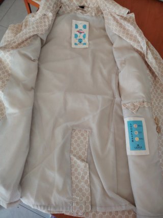 Chubasquero estampado talla L