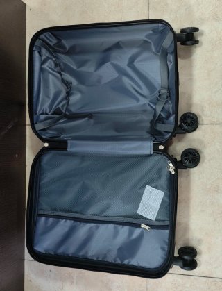 Nueva maleta de cabina