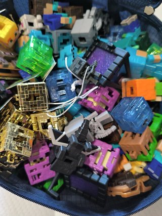 Figuras Minecraft Kinder Sorpresa