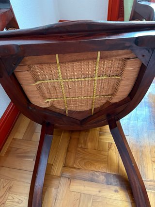 Butaca colonial madera y ratán tejido