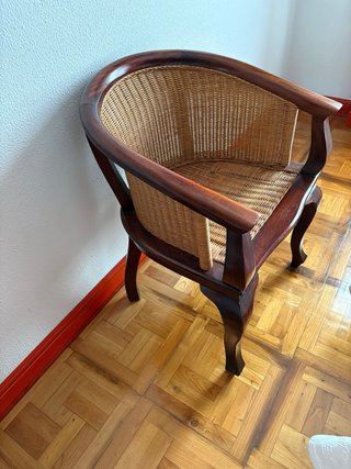 Butaca colonial madera y ratán tejido