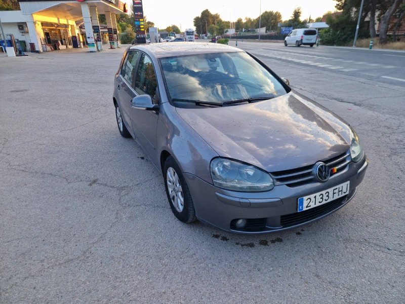 Volkswagen Golf 2006 - foto 1
