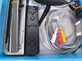 Nintendo Wii + Wii Sports + Wii Sports Resort