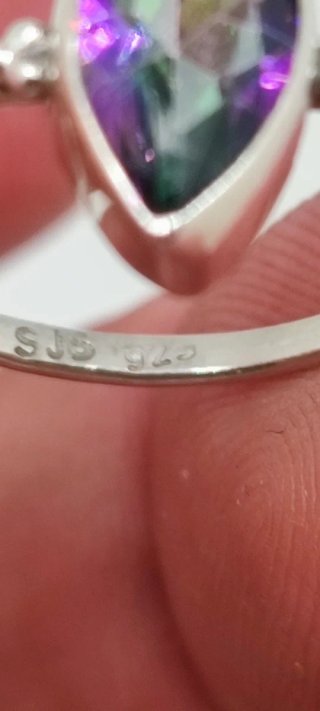 Anillo de Plata y Topacio Místico.