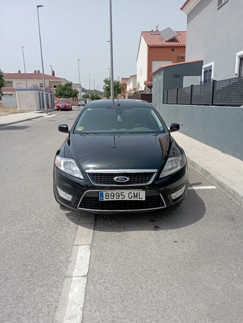 Ford Mondeo 2010 - foto 1