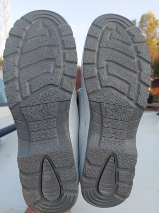 Zapatos blancos de trabajo nuevos 45