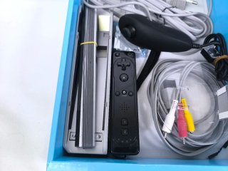 Nintendo Wii Negra + Juegos y accesorios.