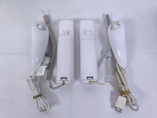 Due controller Wii Nintendo e nunchuks