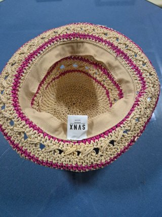 Sombrero de chica tejido beige y rosa