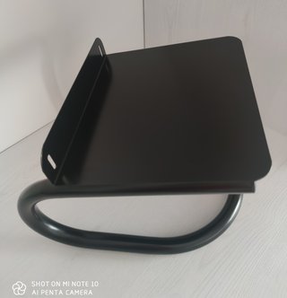 Soporte metálico para altavoz negro
