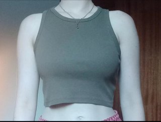 Crop top verde aceituna cómodo