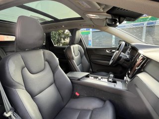 Volvo XC60 T6 2025