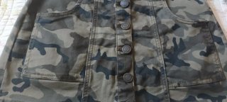 Falda Stradivarius camuflaje