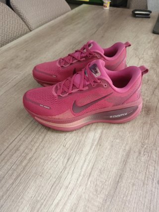 Zapatillas running mujer Nike vomero 18