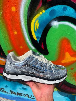 Nike P-6000 Grises y Plateadas Talla 42