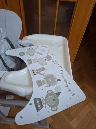 Trona de bebé gris con estampado de osito