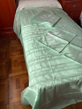 2 Sábanas antiguas  tono verde para camas de 90