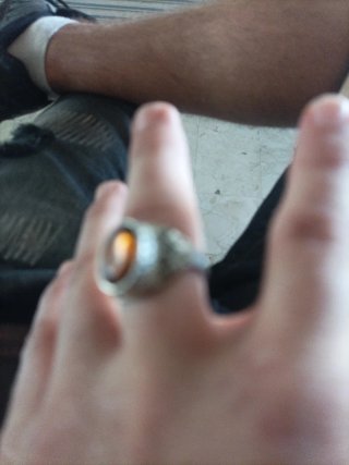 Anillo metal precioso ámbar