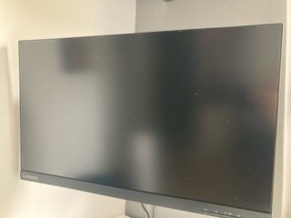 Torre PC Cougar, Monitor Lenovo