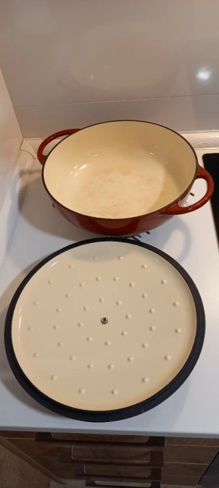 Olla de hierro fundido roja