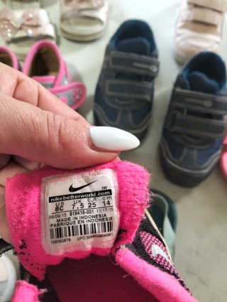 Scarpe bambina miste: sneakers, sandali, infradito