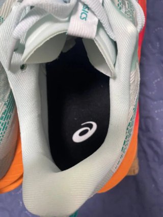 Asics Novablast 5 Talla 40 Naranja/Verde