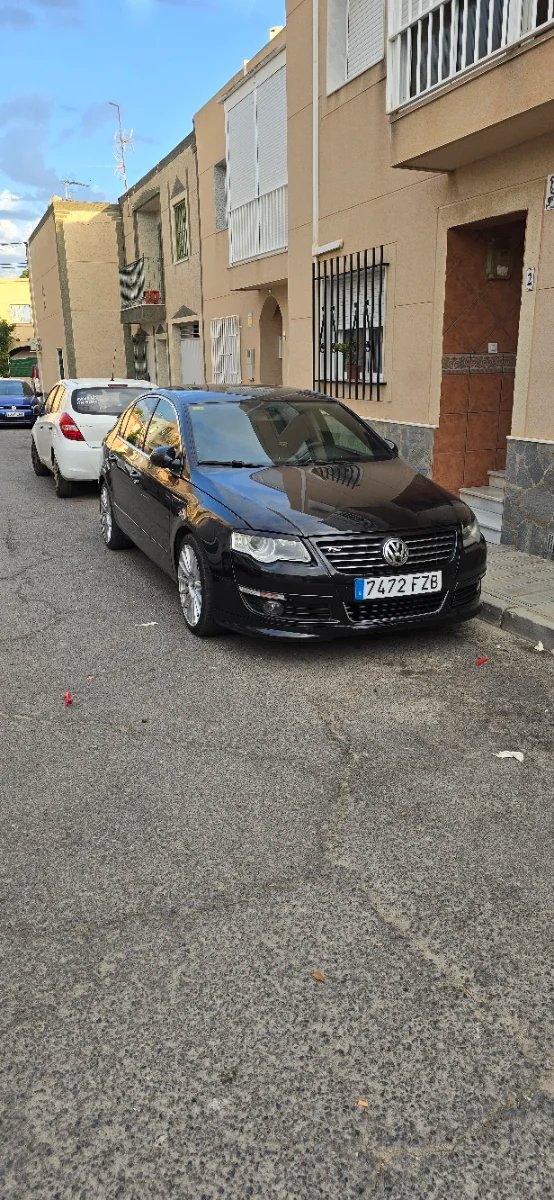 Volkswagen Passat 2008 - foto 1