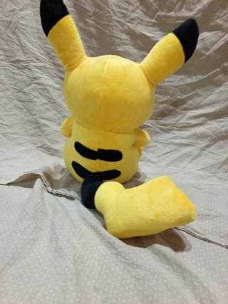 Peluche Pikachu
