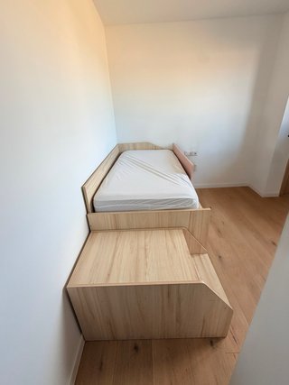 Cama infantil con cajones y escalera
