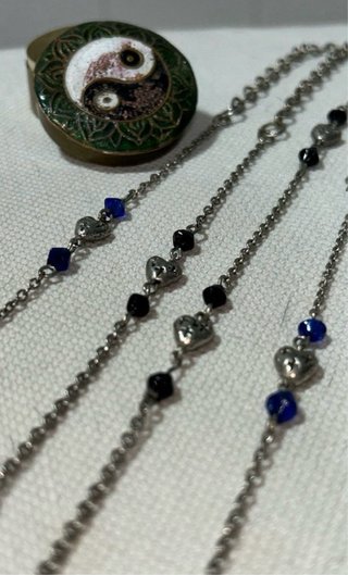 Collar largo vintage con cuentas y corazones