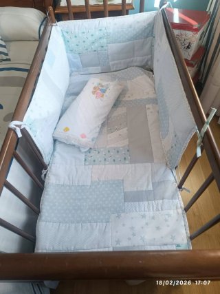 Cuna de madera en buen estado