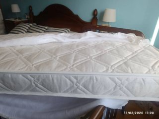 Cuna de madera en buen estado