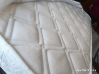 Cuna de madera en buen estado