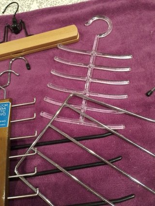 Lote Perchas Variadas Metal Madera Plástico