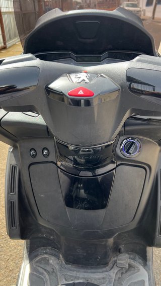 Peugeot Metropolis RS 400