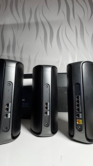 Router internet Mesh WiFi 7 Orbi 970