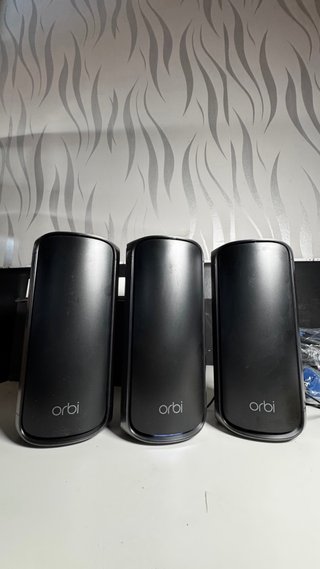 Router internet Mesh WiFi 7 Orbi 970