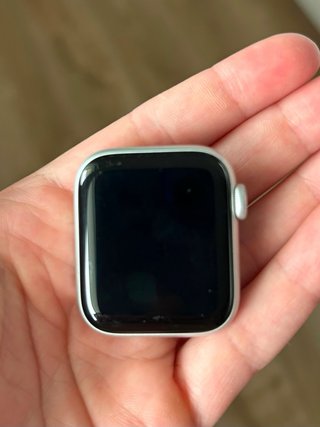 Apple Watch SE 40mm Plata + Cable