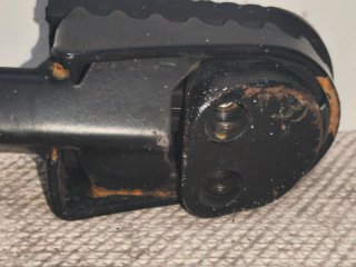 Estribera Izquierda Benelli TRK 702/702X